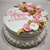 Merengue Rosas doradas blancas y rosas